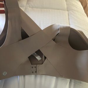 36DD Lululemon sports bra